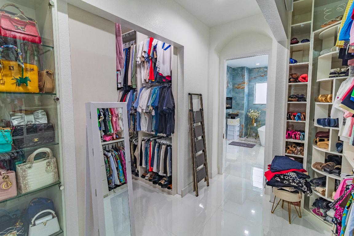 ISLES AT WELLINGTON - Residential