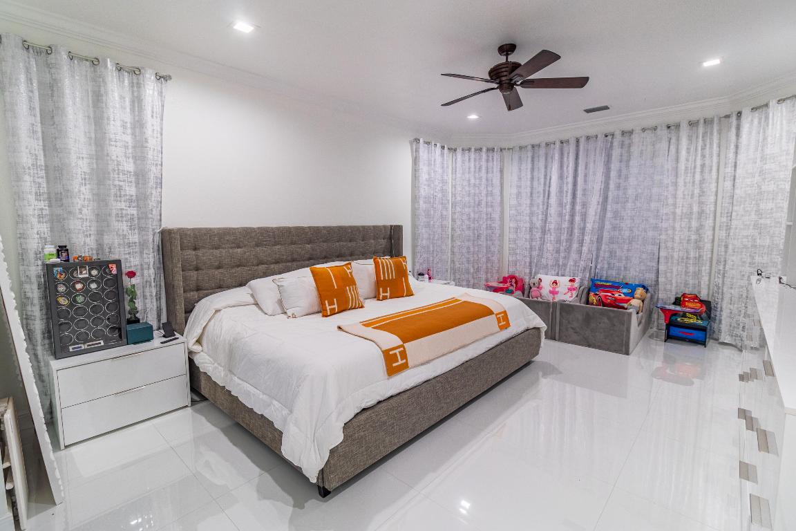 ISLES AT WELLINGTON - Residential