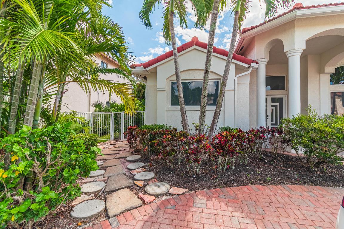 ISLES AT WELLINGTON - Residential