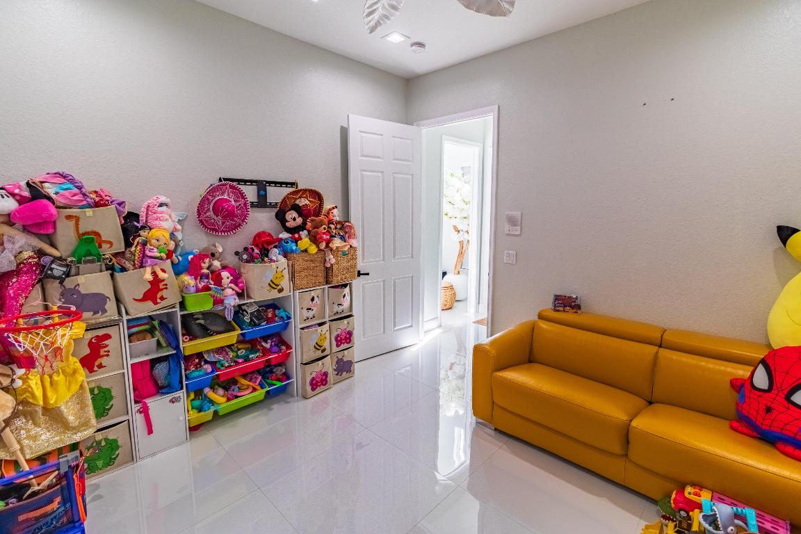 ISLES AT WELLINGTON - Residential