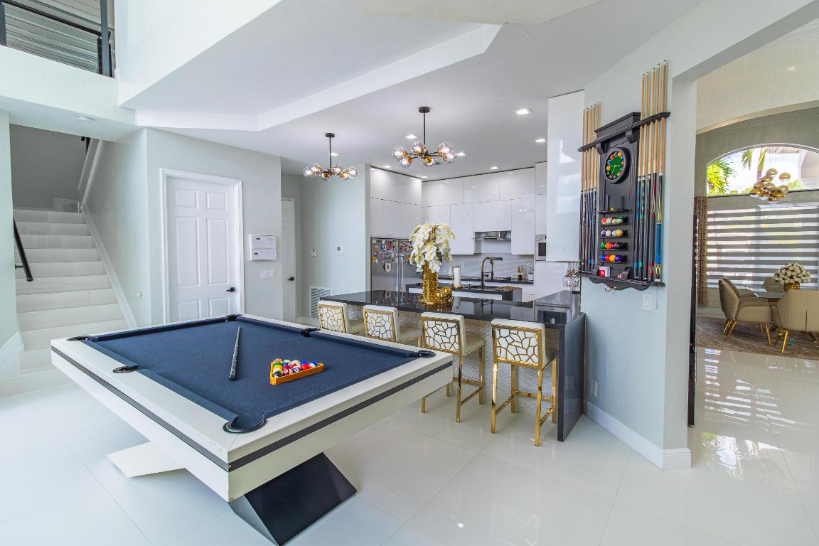 ISLES AT WELLINGTON - Residential