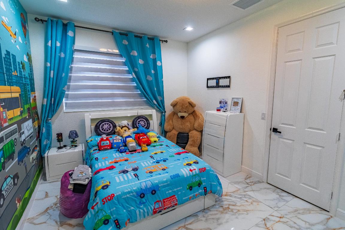 ISLES AT WELLINGTON - Residential