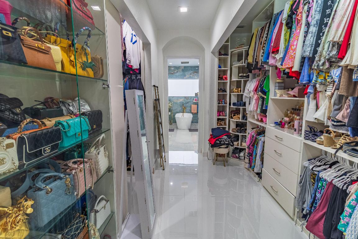 ISLES AT WELLINGTON - Residential