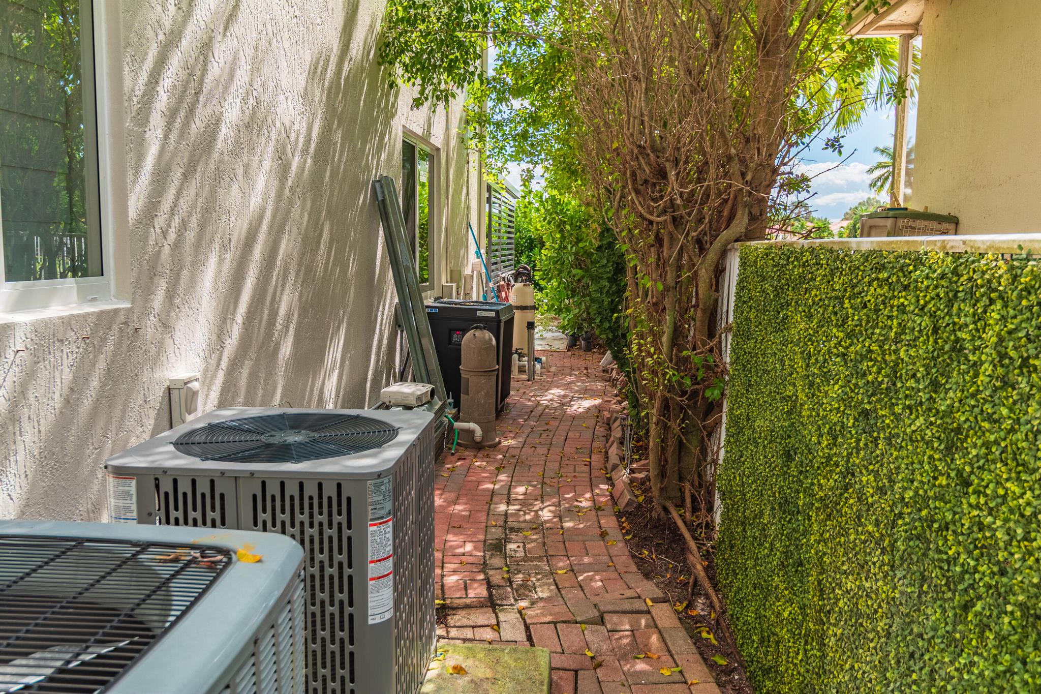 ISLES AT WELLINGTON - Residential