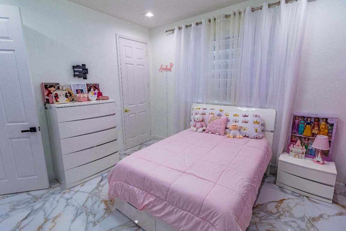 ISLES AT WELLINGTON - Residential