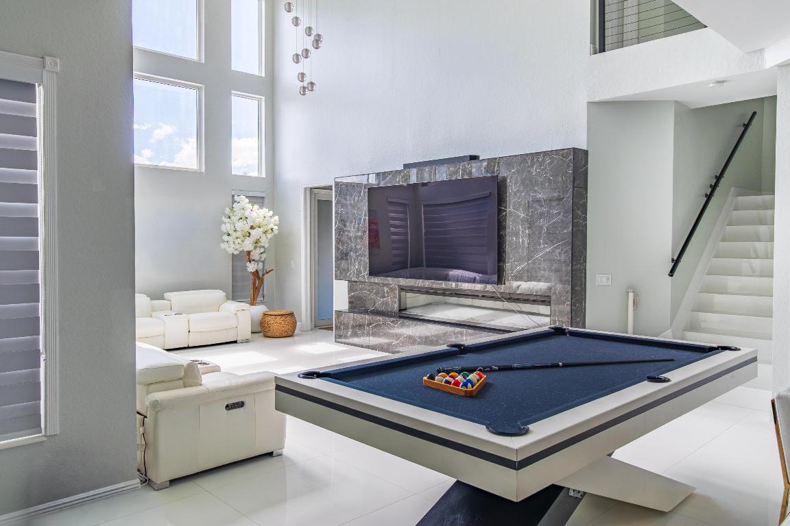 ISLES AT WELLINGTON - Residential