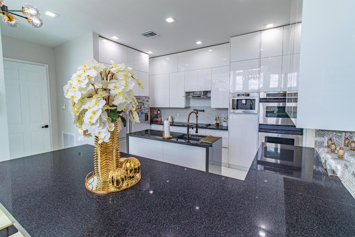 ISLES AT WELLINGTON - Residential