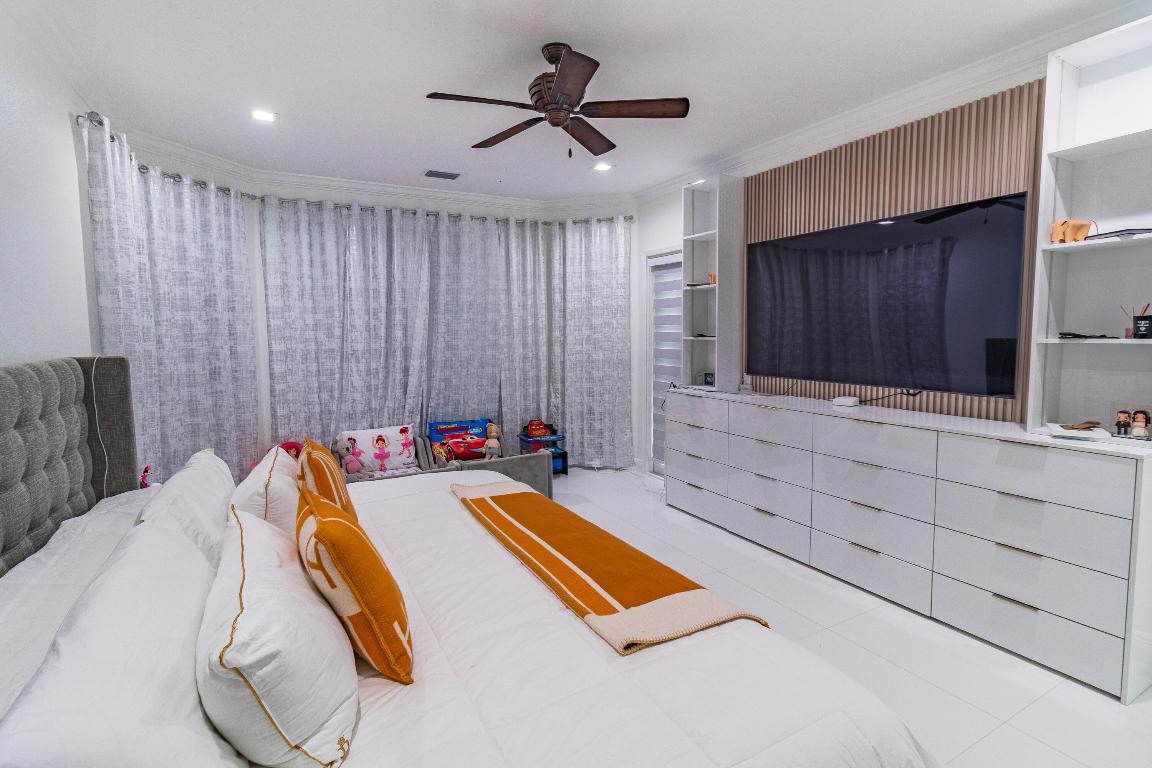 ISLES AT WELLINGTON - Residential