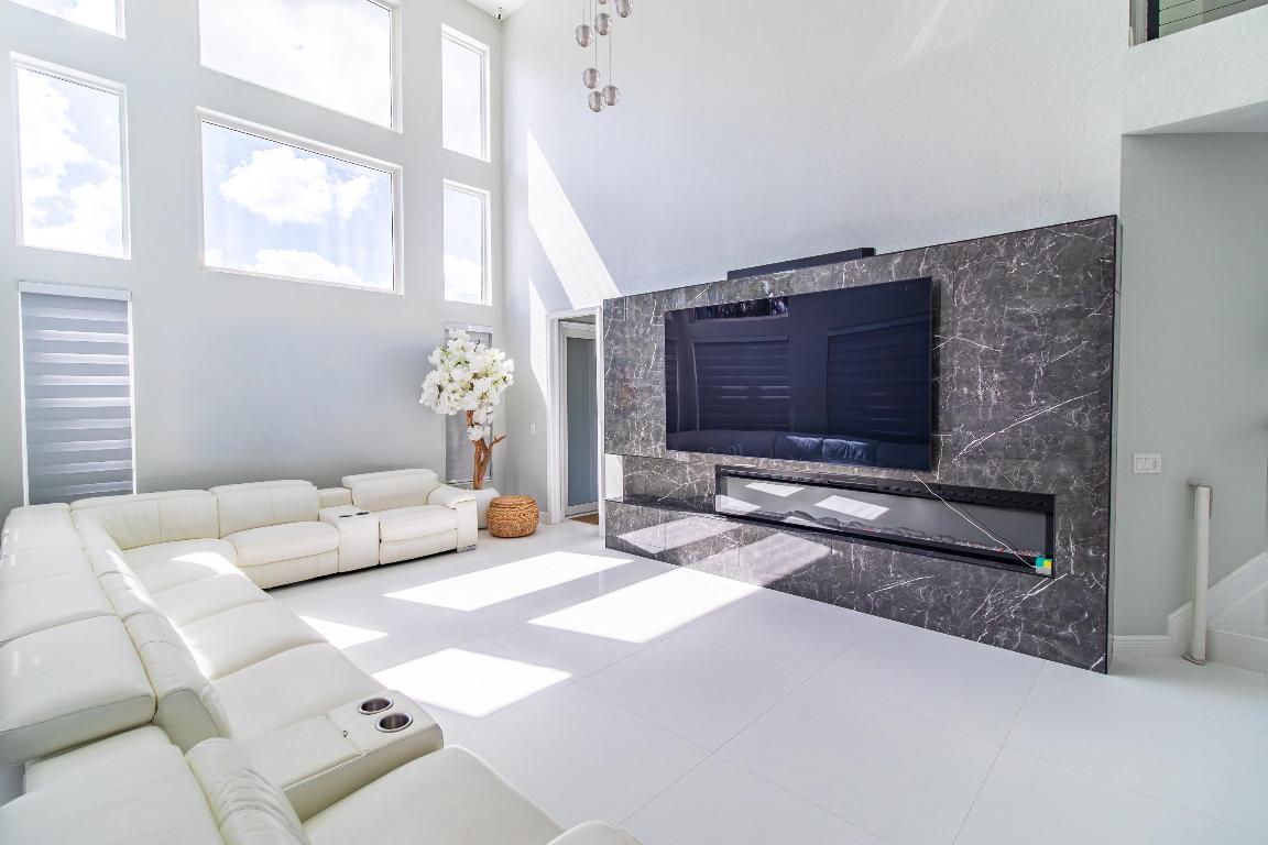 ISLES AT WELLINGTON - Residential