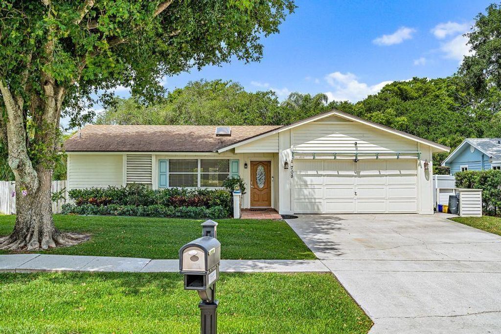 Photo of 708 Weldwood Road, Jupiter, FL 33458 (MLS # R10731962)