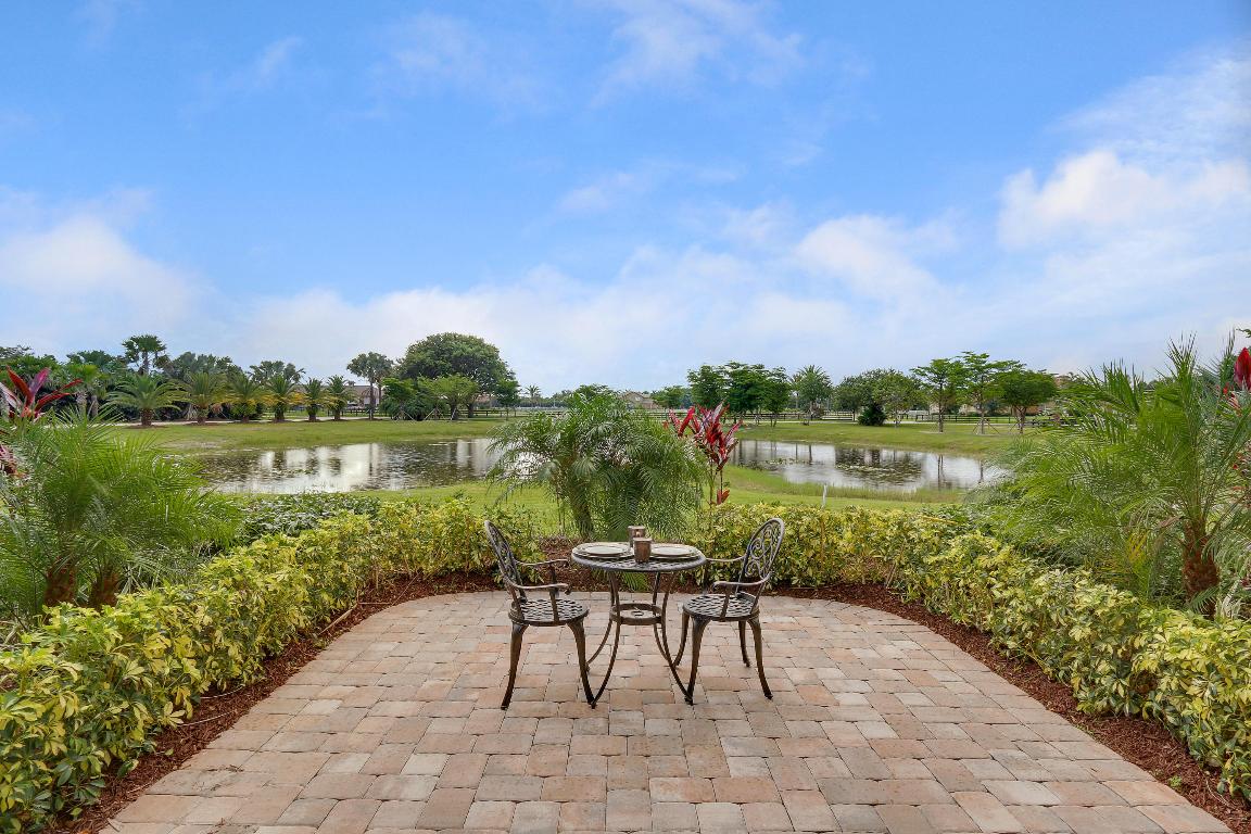 PALM BEACH POINT - Residential