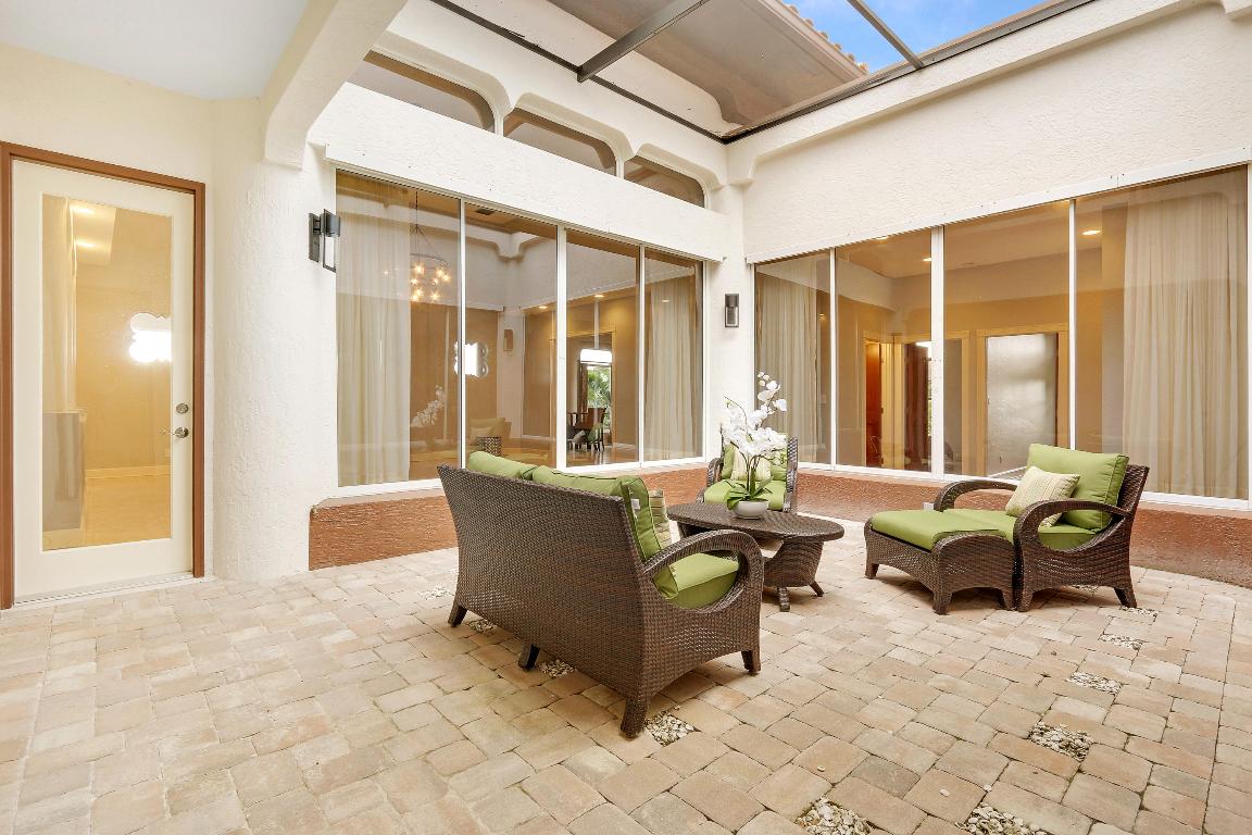 PALM BEACH POINT - Residential