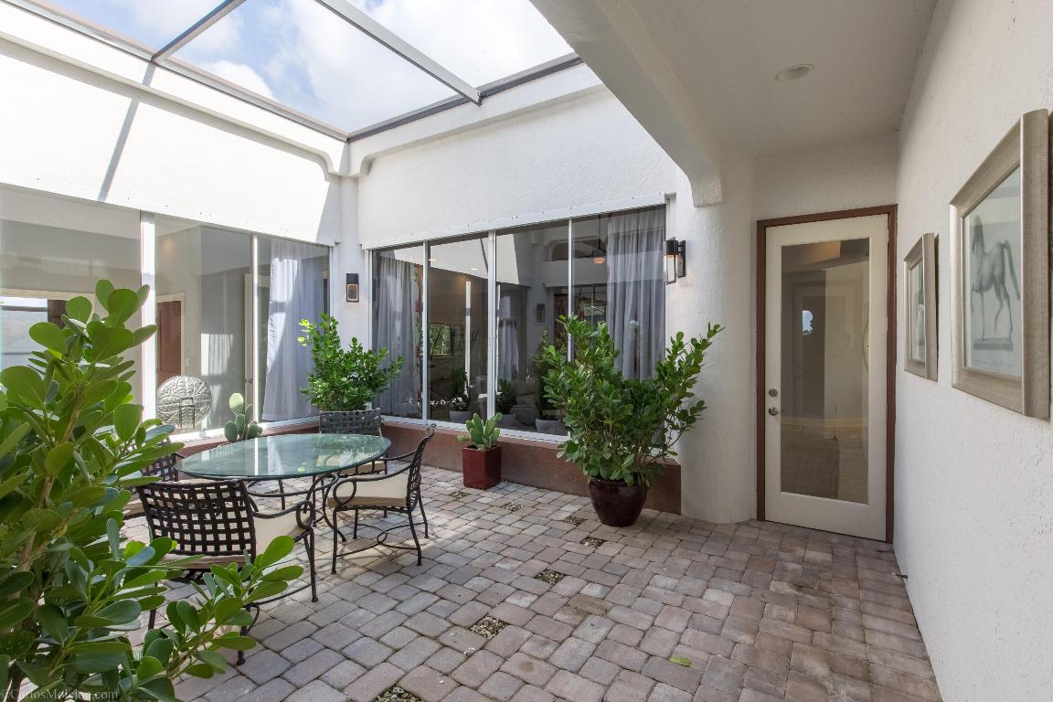 PALM BEACH POINT - Residential