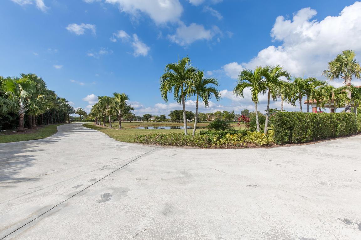 PALM BEACH POINT - Residential