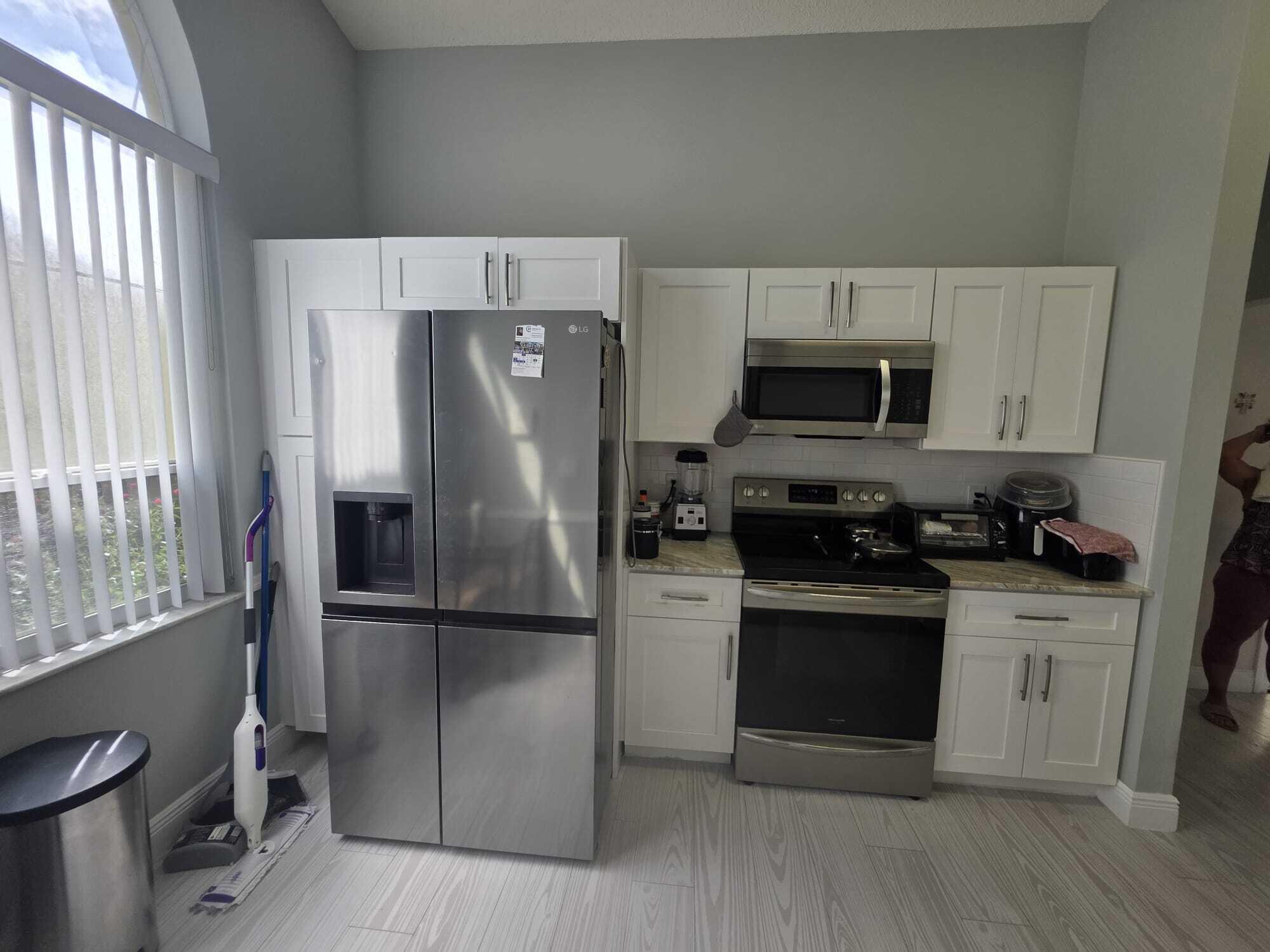 VILLAGES OF WOODLAKE 4 - Residential Lease