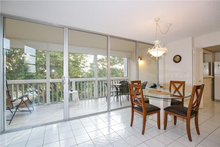 BEAUTIFUL 2 BEDROOM 2 BATHROOM CORNER UNIT IN ENVIRON PHASE 1. NO AGE RESTRICTION. UNIT CAN BE SOLD WITH ALL FURNITURES. SIT ON YOUR BALCONY AND ENJOY THE AMAZING GOLF VIEW. 24 HOUR SECURITY.