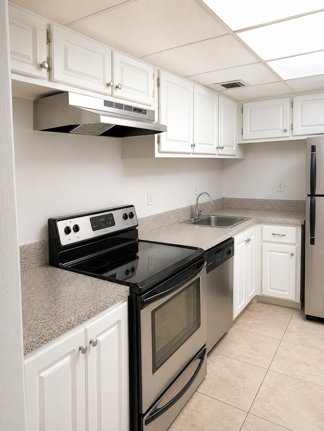 1800 Sans Souci Boulevard 424, North Miami, FL, 33181/$159,000 4 1800 Sans Souci Boulevard 424