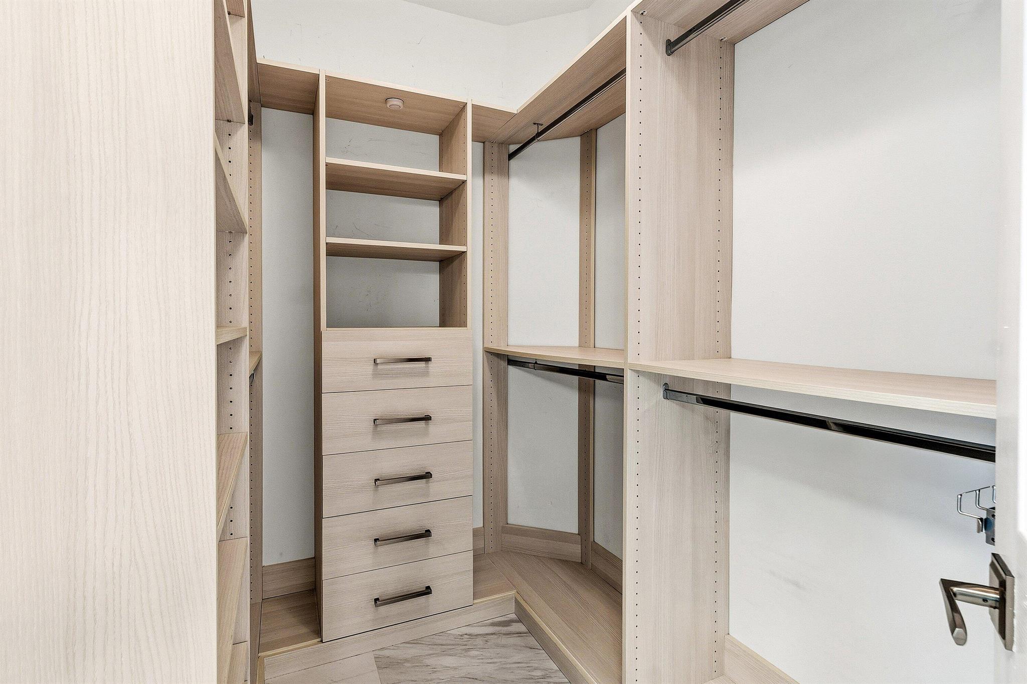 BOCA FALLS PAR R - Residential Lease