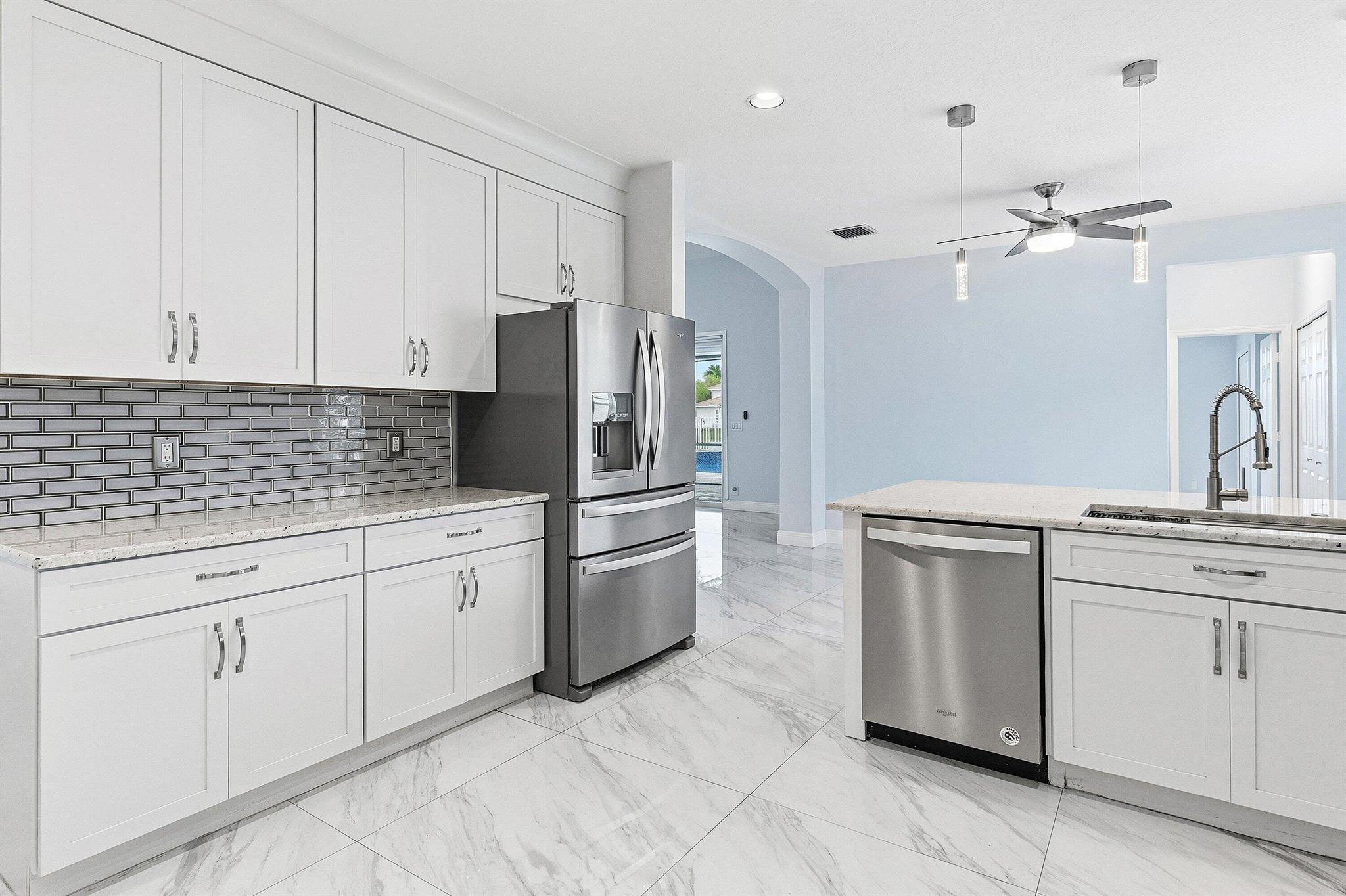 BOCA FALLS PAR R - Residential Lease