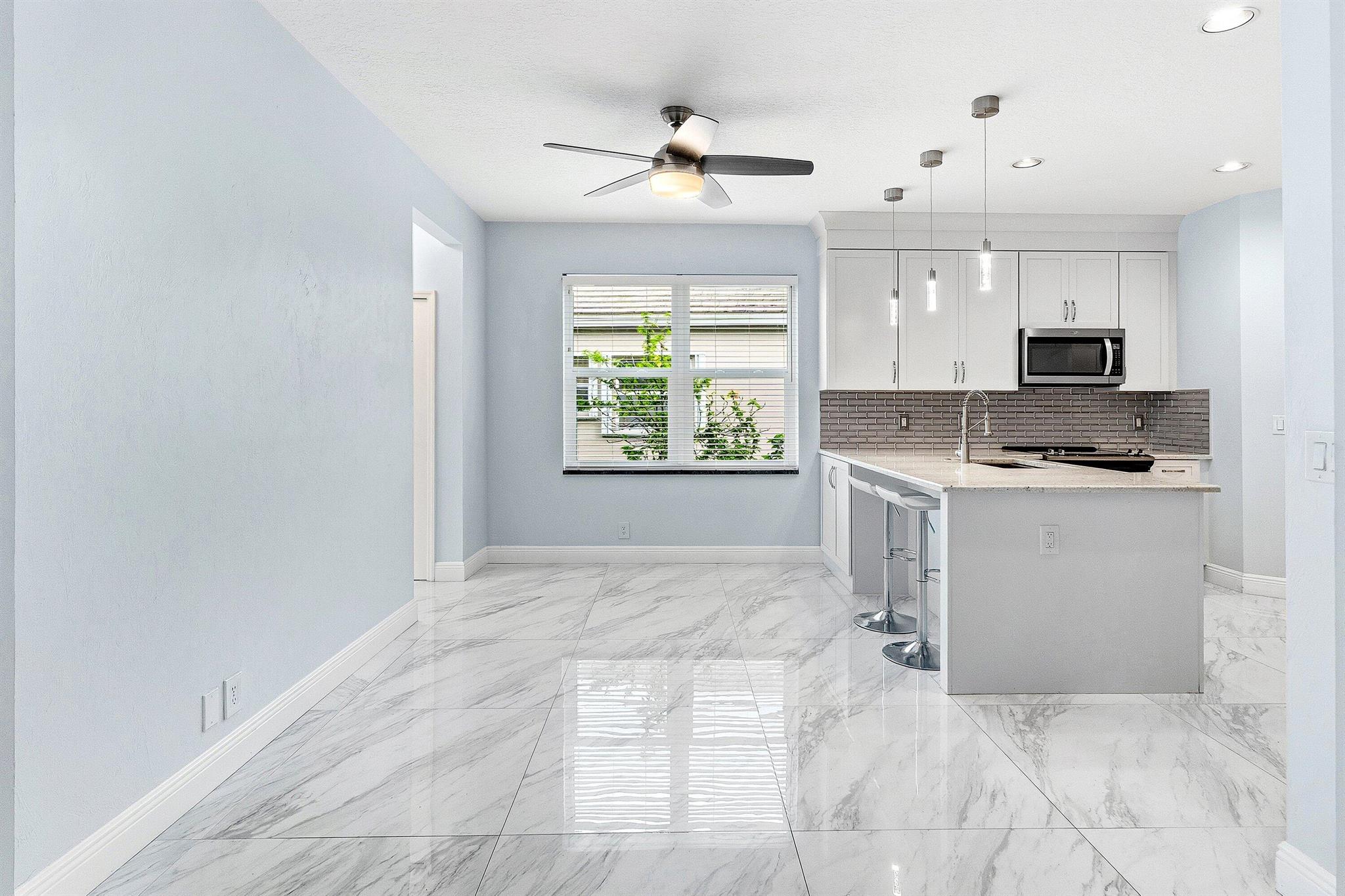 BOCA FALLS PAR R - Residential Lease