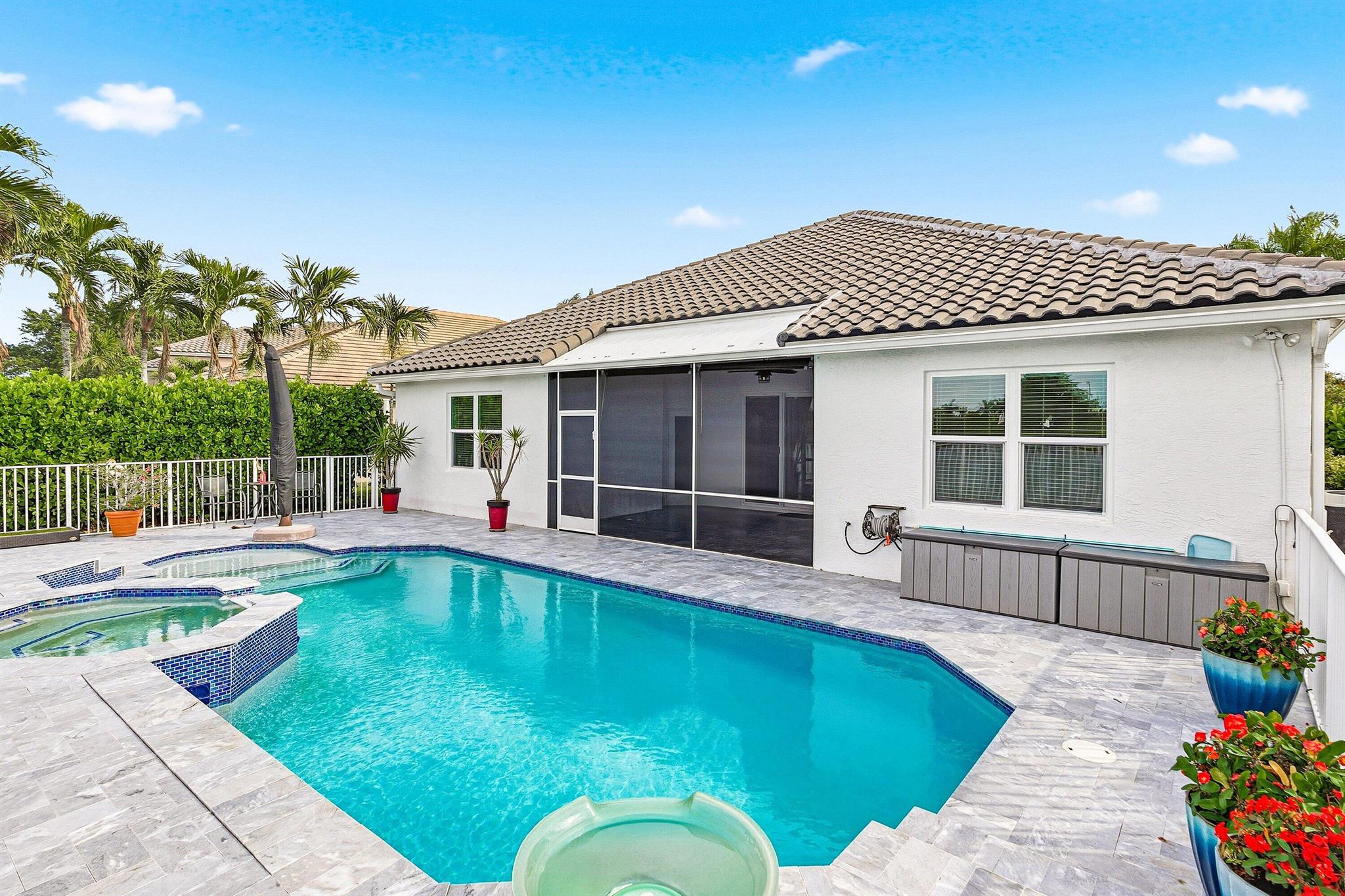 BOCA FALLS PAR R - Residential Lease