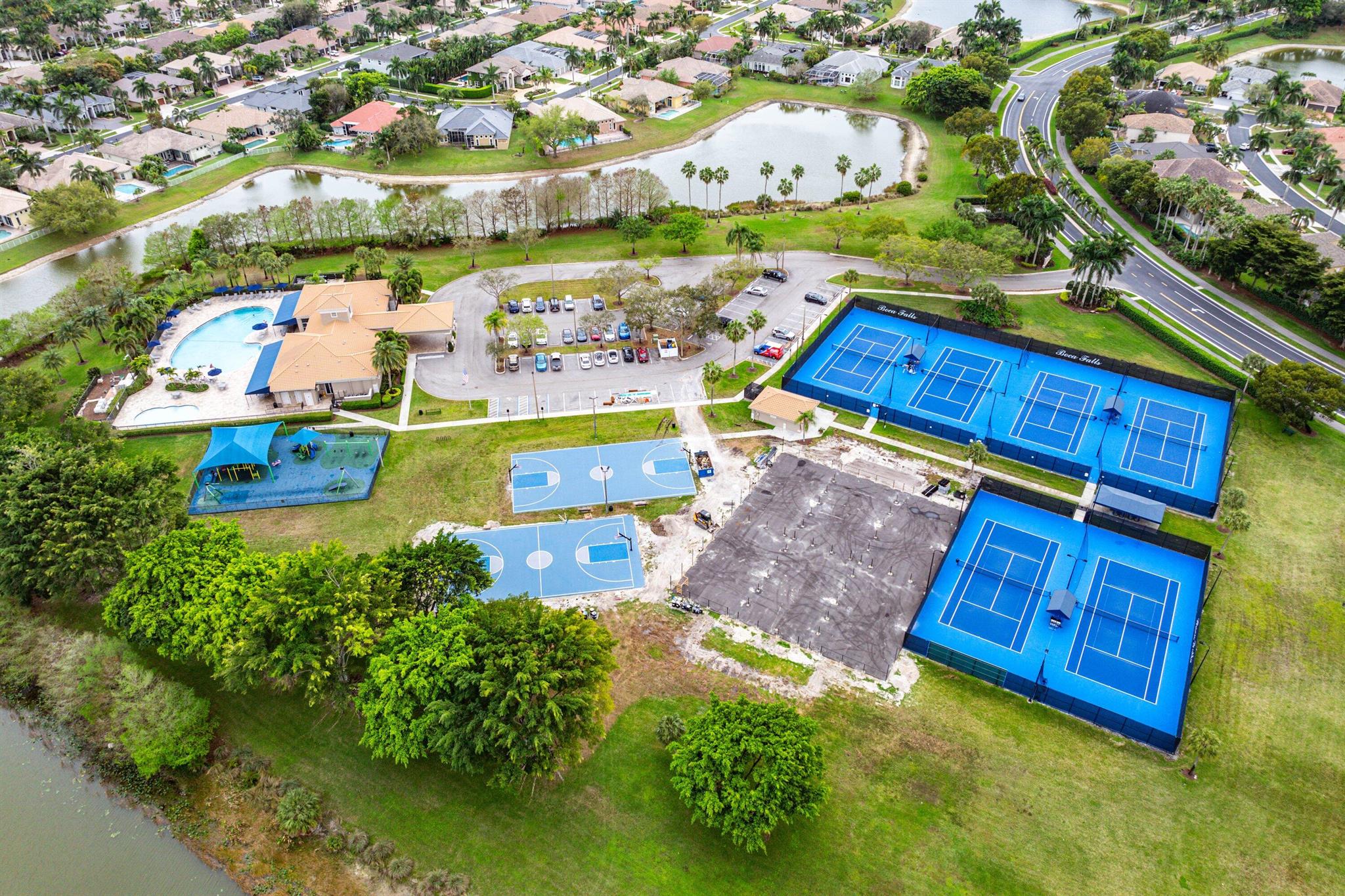 BOCA FALLS PAR R - Residential Lease