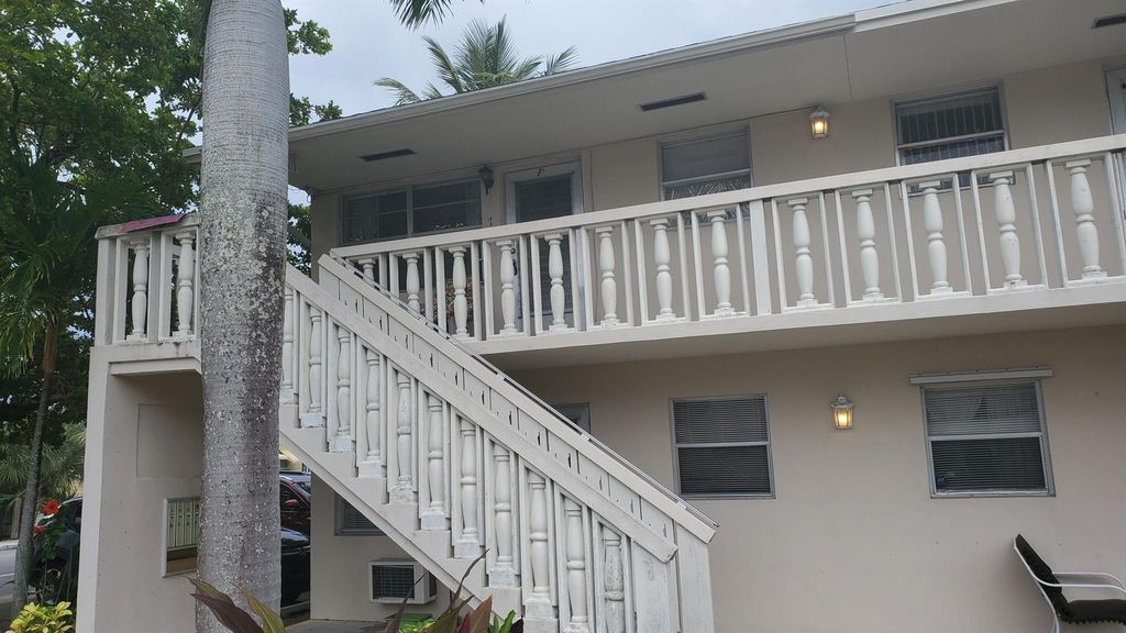 Photo of 201 S J Street #7, Lake Worth Beach, FL 33460 (MLS # R11091310)