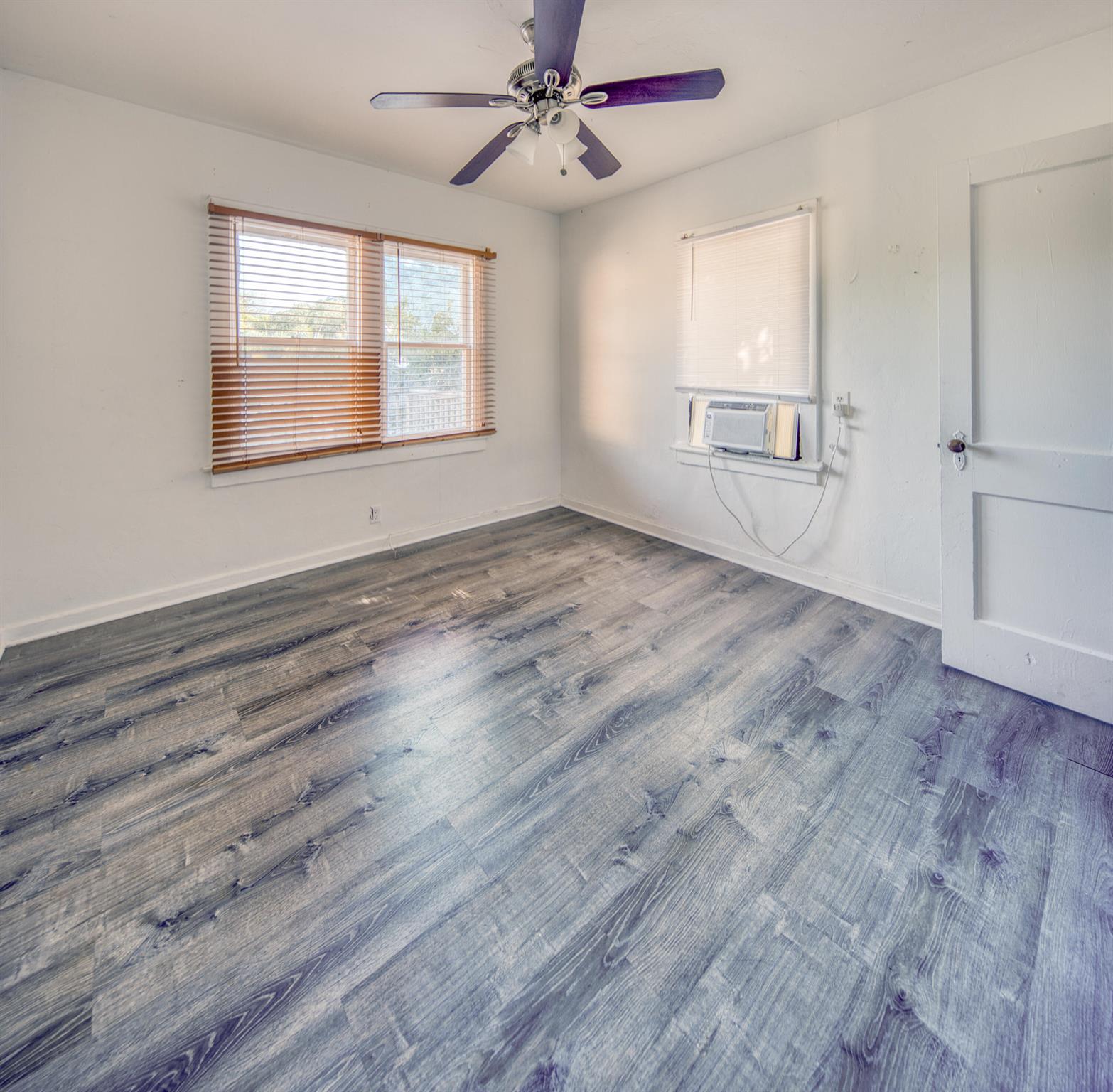 LAKE WORTH TOWN OF - Residential Lease