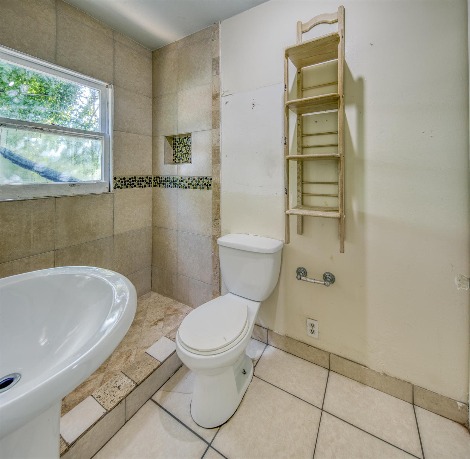 LAKE WORTH TOWN OF - Residential Lease