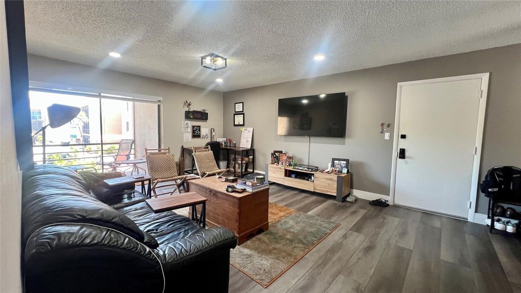 Photo of 4040 N Hills Drive #25, Hollywood, FL 33021 (MLS # B26033422)