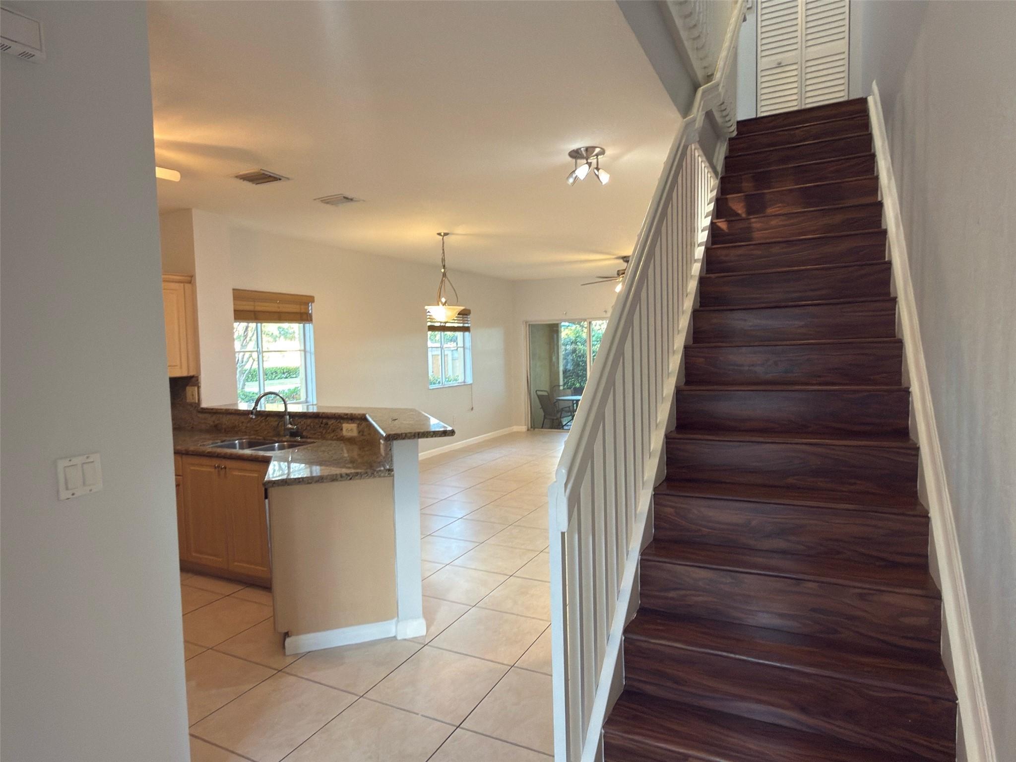 Santa Monica 175-8 B - Residential Lease