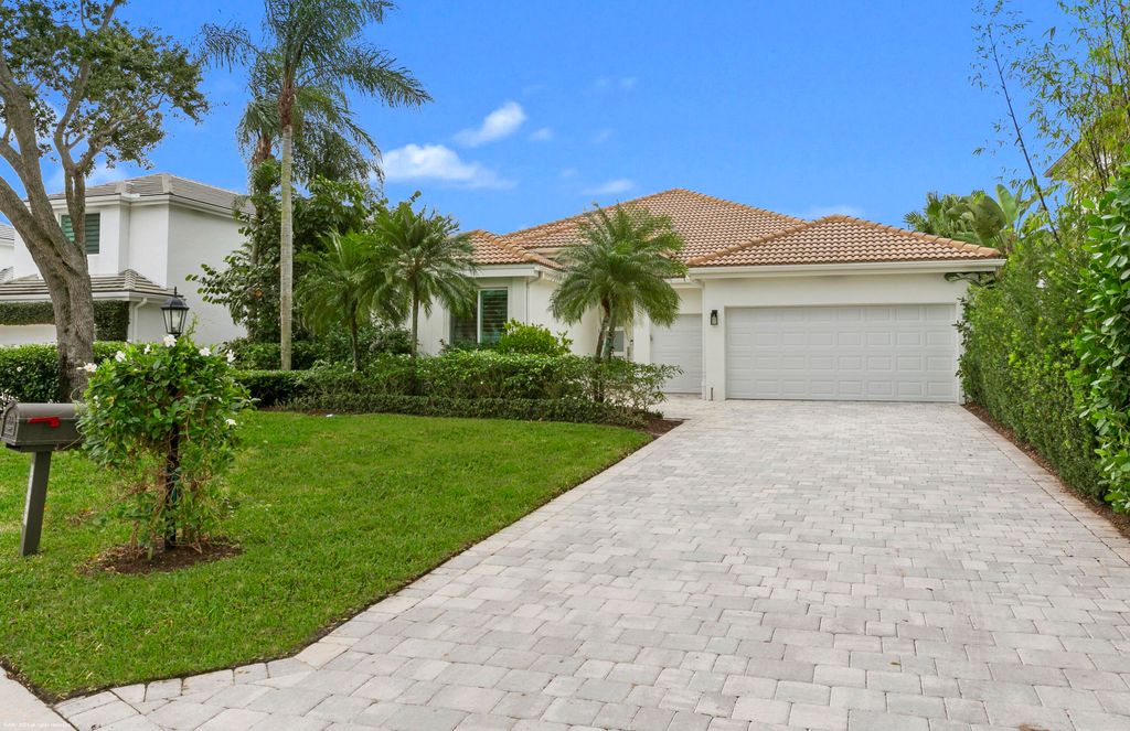 Photo of 13249 Provence Drive, Palm Beach Gardens, FL 33410 (MLS # R10953786)
