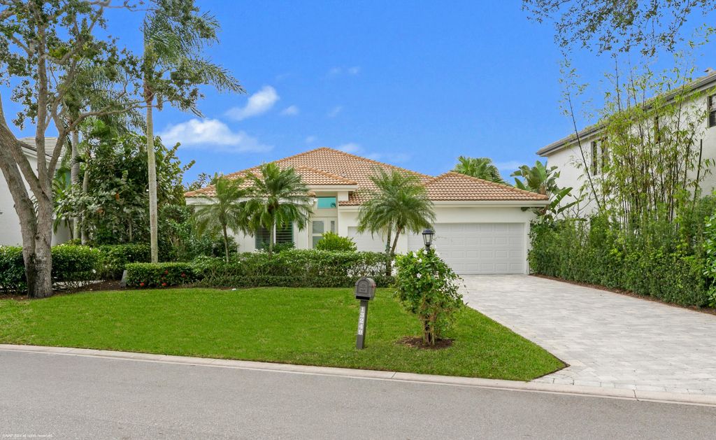 Photo of 13249 Provence Drive, Palm Beach Gardens, FL 33410 (MLS # R10953786)