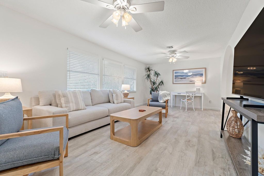 Photo of 13153 169th Court N, Jupiter, FL 33478 (MLS # R11125584)