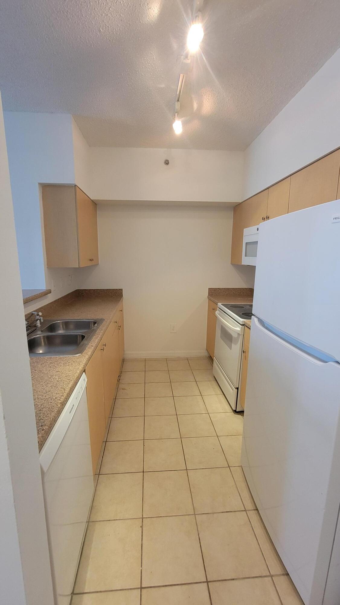 MONTECITO PALM BEACH CONDO - Residential Lease