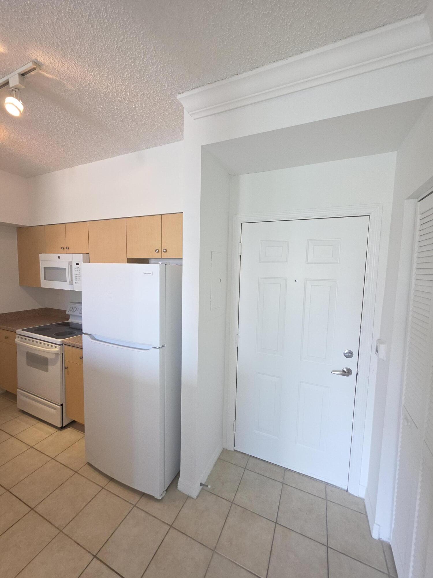 MONTECITO PALM BEACH CONDO - Residential Lease