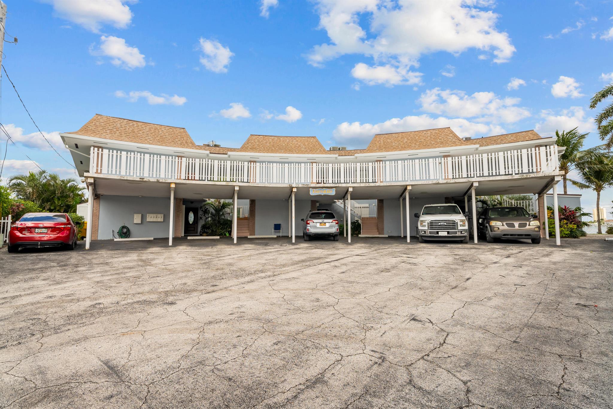 BIRKDALE CONDO APTS DECL - Residential