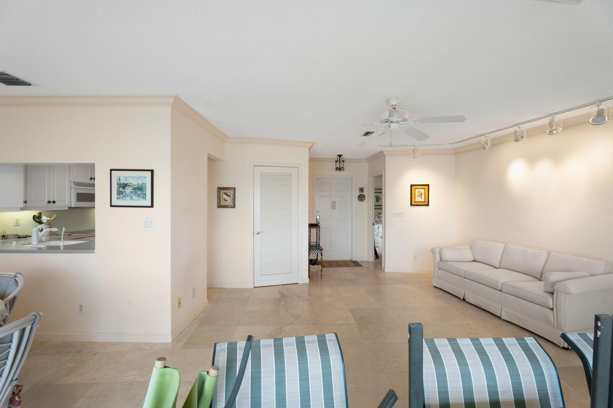 BIRKDALE CONDO APTS DECL - Residential