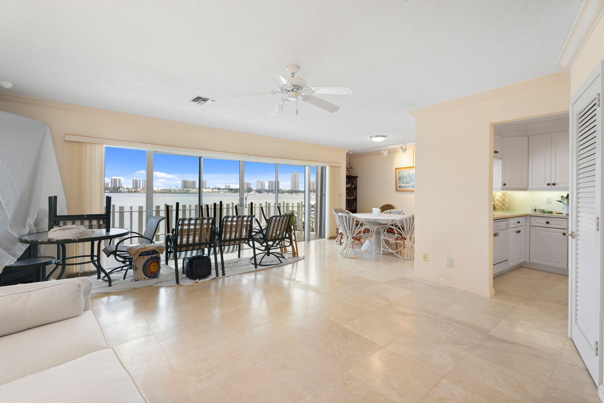 BIRKDALE CONDO APTS DECL - Residential
