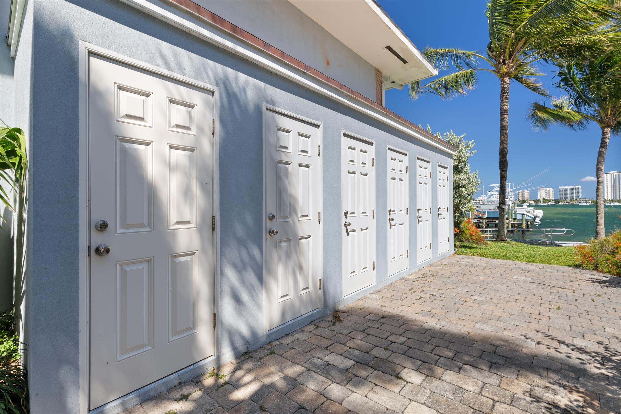 BIRKDALE CONDO APTS DECL - Residential