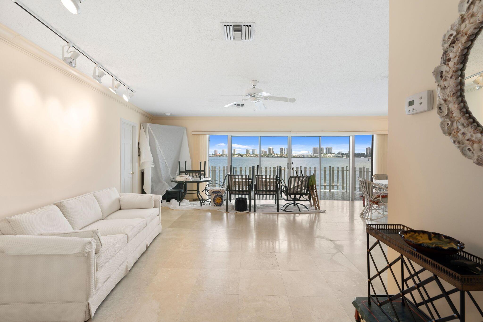 BIRKDALE CONDO APTS DECL - Residential