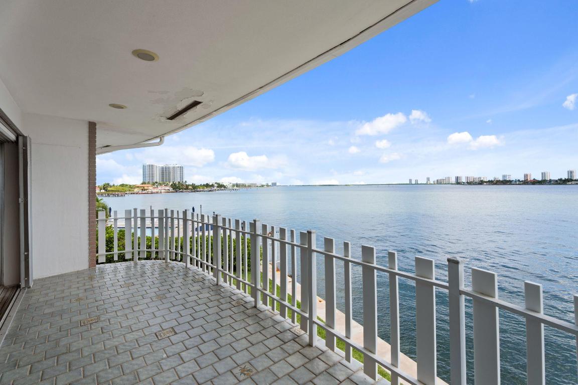 371 Wilma Circle 5, Riviera Beach FL 33404