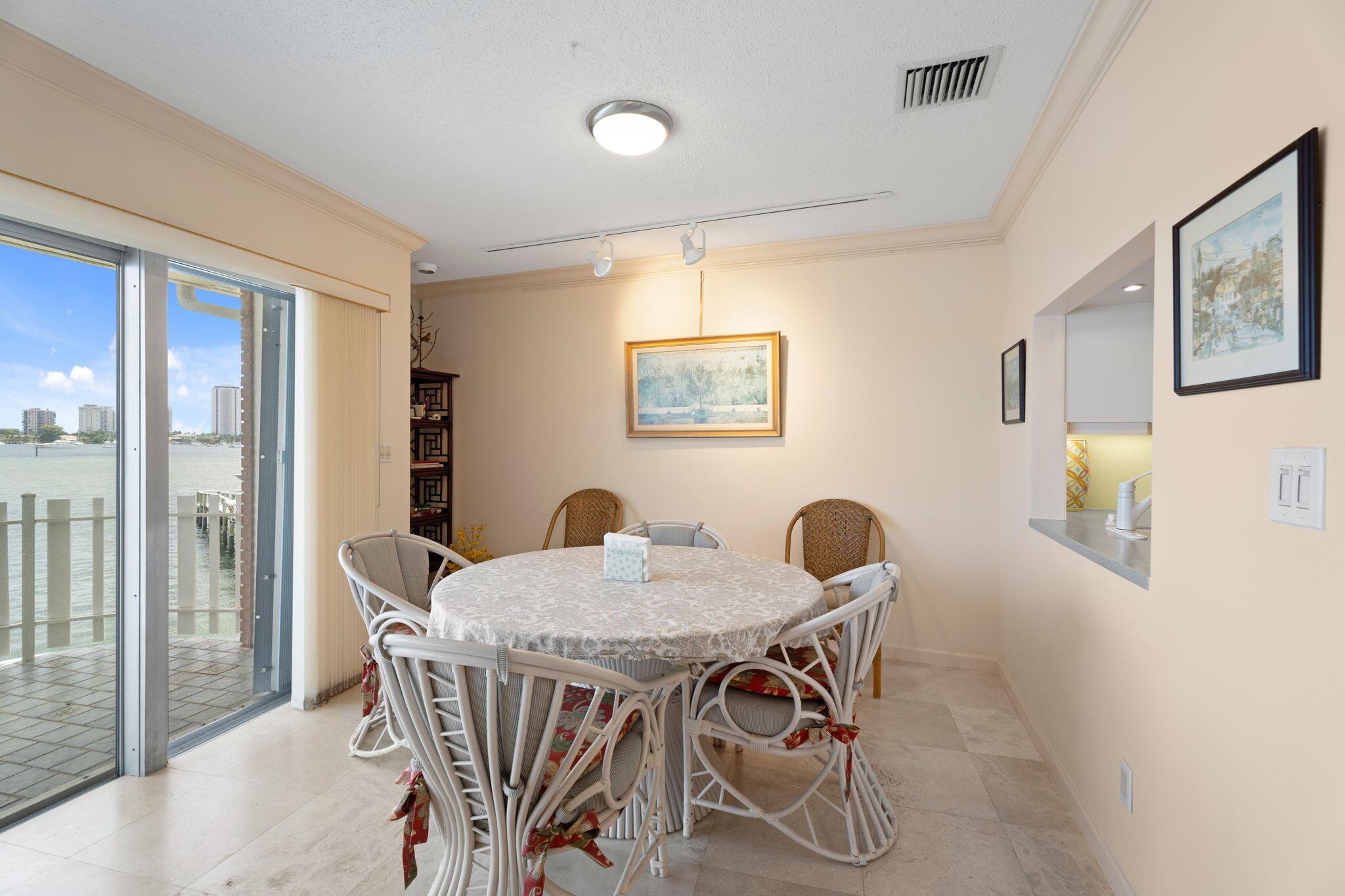 BIRKDALE CONDO APTS DECL - Residential