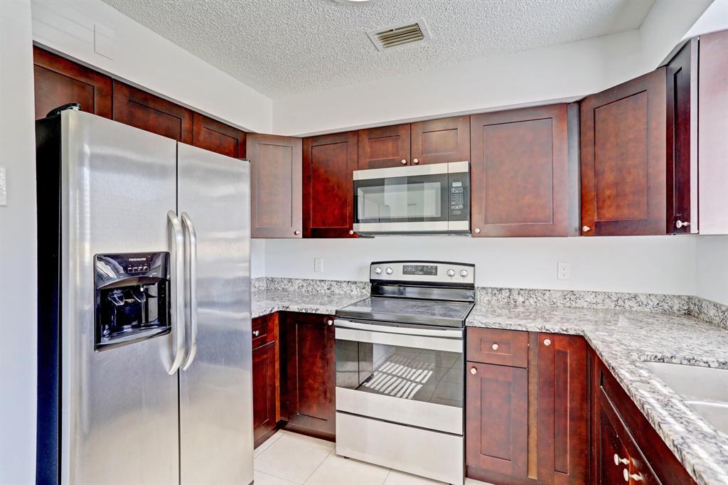 Nicely renovated 2/2.5 townhome in a beautiful community located near I-95 and Florida's Turnpike. Community offers multiple amenities including pools. playground, volleyball, and more. ***PLEASE USE FAR BAR AS IS CONTRACT FOR SALE***