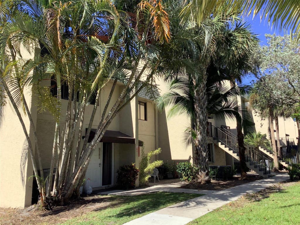 Photo of 65 DEER CREEK Road #H102, Deerfield Beach, FL 33442 (MLS # B26060978)