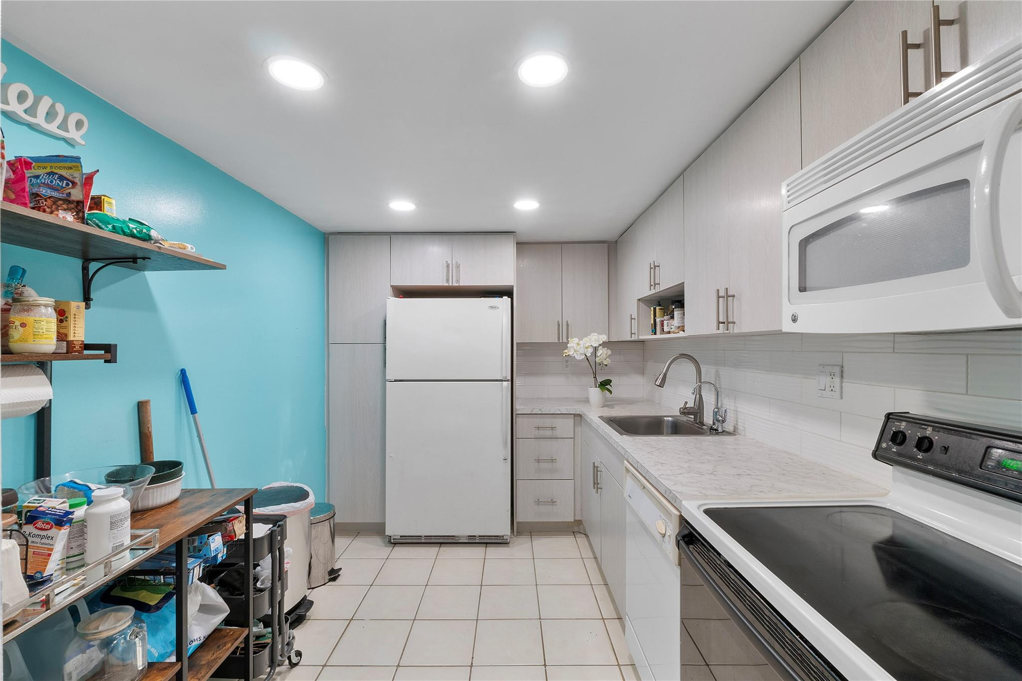 CONCORD VILLAGE CONDOMINI - Residential