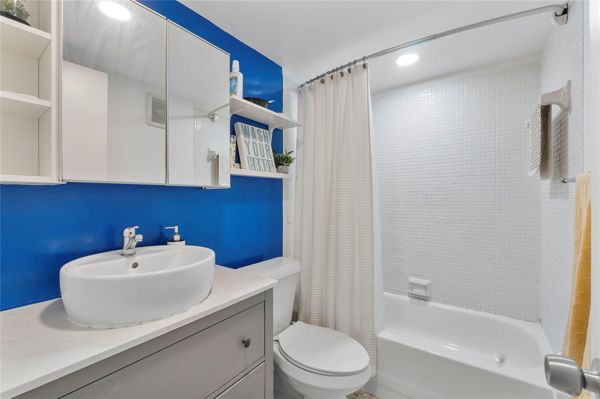 CONCORD VILLAGE CONDOMINI - Residential