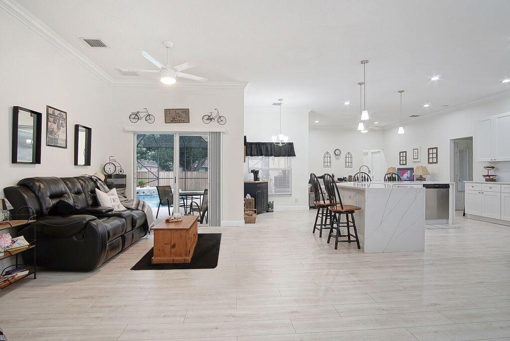719 SW Andrew Road