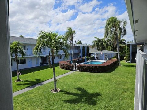 2120 NE 42nd St 6A Lighthouse Point FL 33064