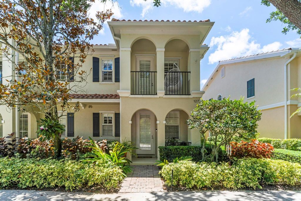 Photo of 127 Rivinia Drive, Jupiter, FL 33458 (MLS # R11000515)